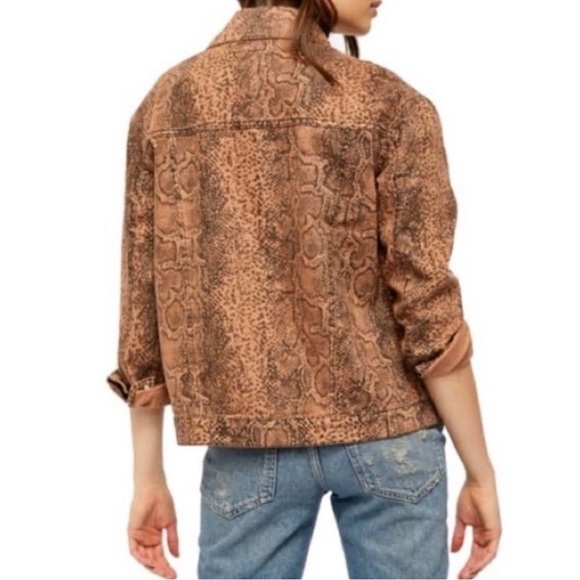 FREE PEOPLE Snake Trucker Jacket Animal Print Jean Jacket XS - Picture 6 of 12
